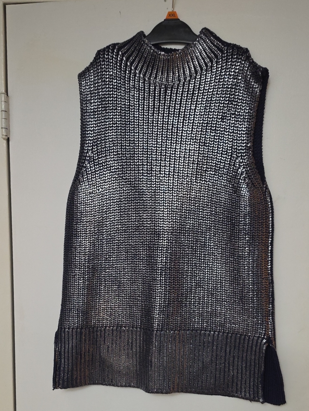 Anthropolgie Pilcro, Size L Metallic Silver Knit Sleeveless Sweater Vest Top NWT